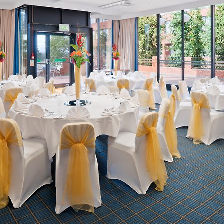 Holiday Inn Runcorn M56 Junction 12 By Ihg מראה חיצוני תמונה