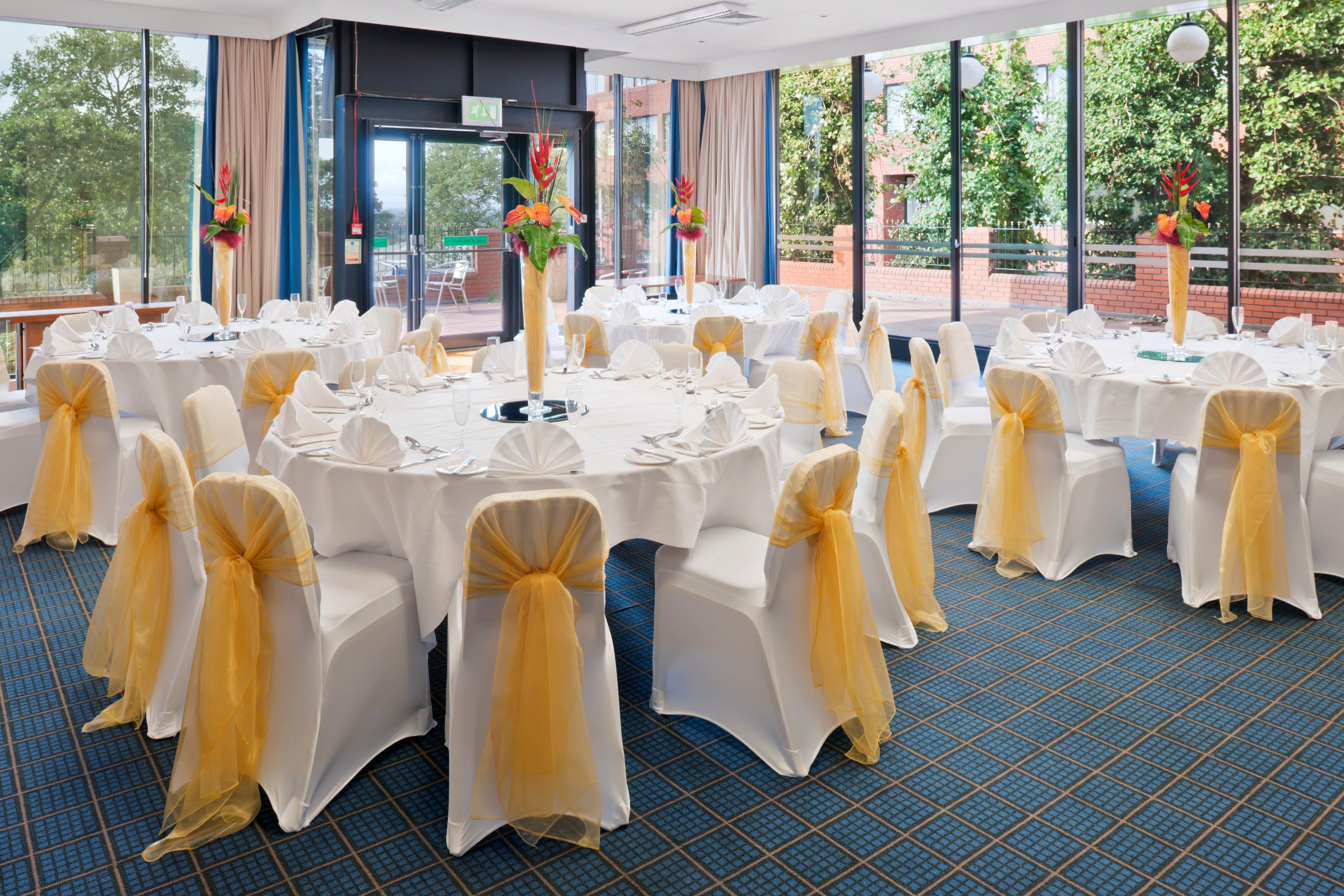 Holiday Inn Runcorn M56 Junction 12 By Ihg מראה חיצוני תמונה